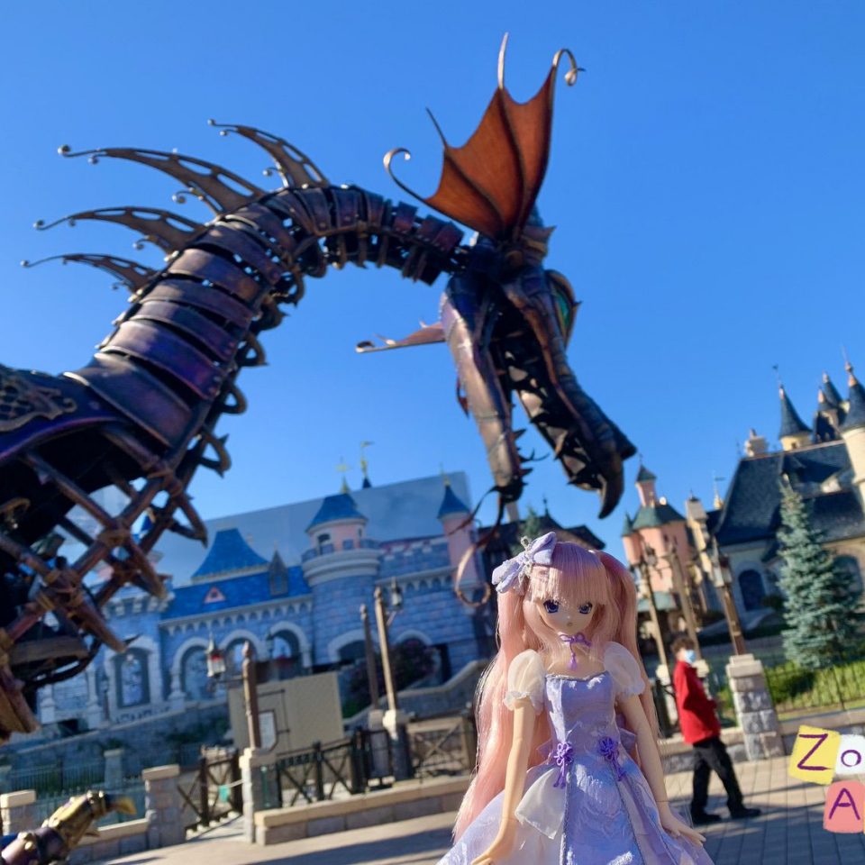Lycée Azone poupée Dragon Disneyland Paris